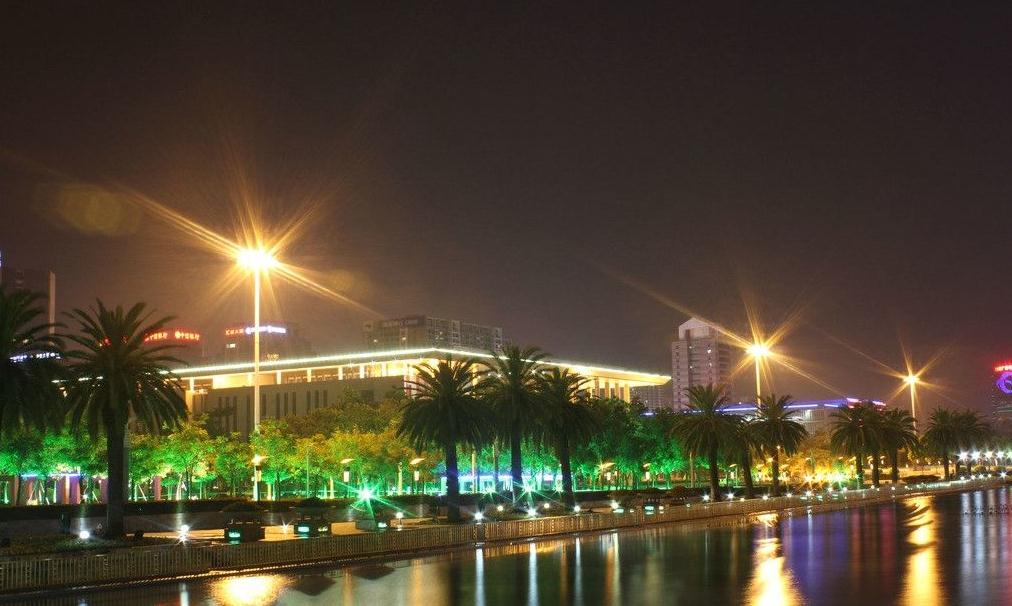 廣場萝莉社下载链接照明夜景效果圖