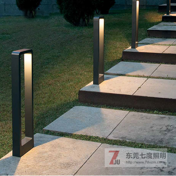 東莞萝莉社APP照明戶外花園草坪燈實拍效果