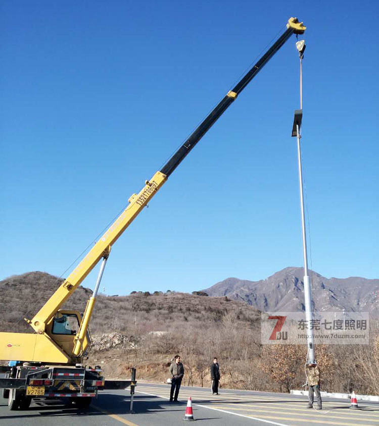 東莞萝莉社APP照明道路路燈安裝現場圖片