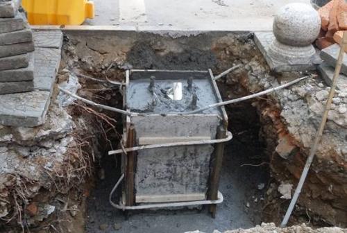 東莞萝莉社APP照明路燈安裝之路燈基礎實拍圖片