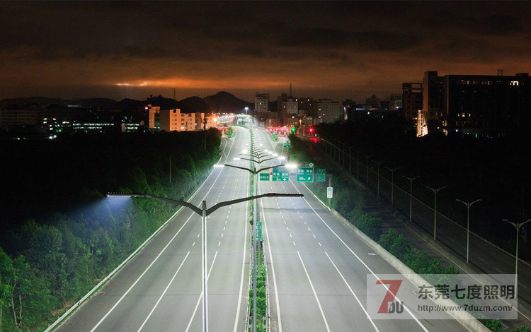 萝莉社APP照明6米-12米的常規道路燈