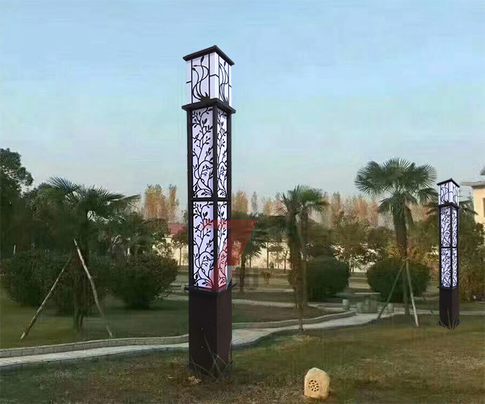(QDJGDZ-014)廣場方形鏤空萝莉社免费版APP柱公園安裝效果實拍