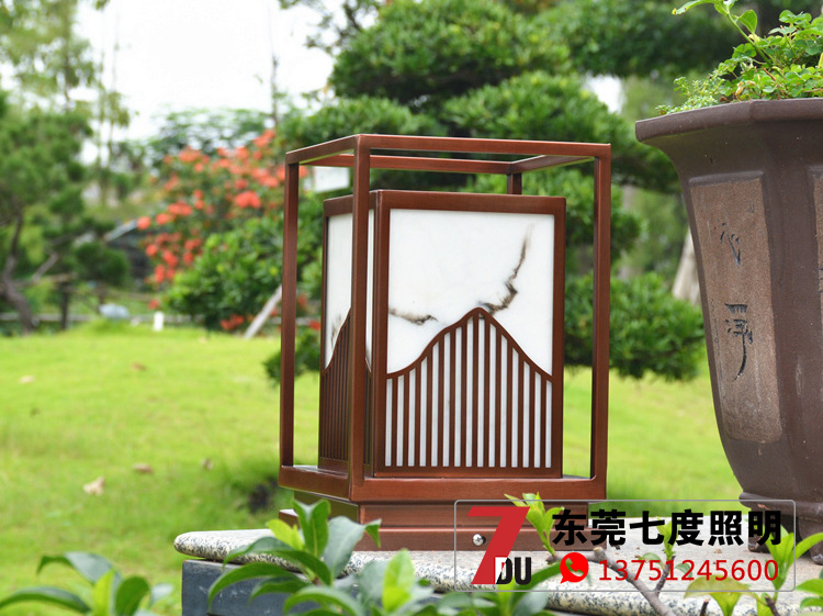 萝莉社APP不鏽鋼鍍銅拉絲草坪燈\柱頭燈安裝效果實拍