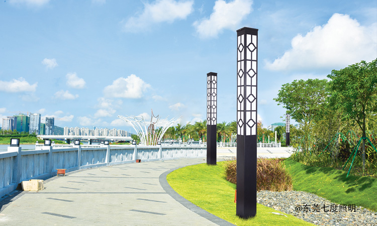 城市公園安裝3.5米方形萝莉社免费版APP柱效果圖